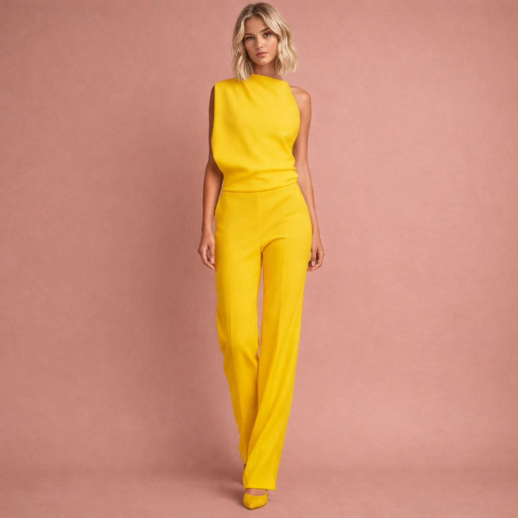 Gele mouwloze jumpsuit met wijde pijpen voor dames met een comfortabele pasvorm, ideaal voor zomerse outfits en casual gelegenheden.1