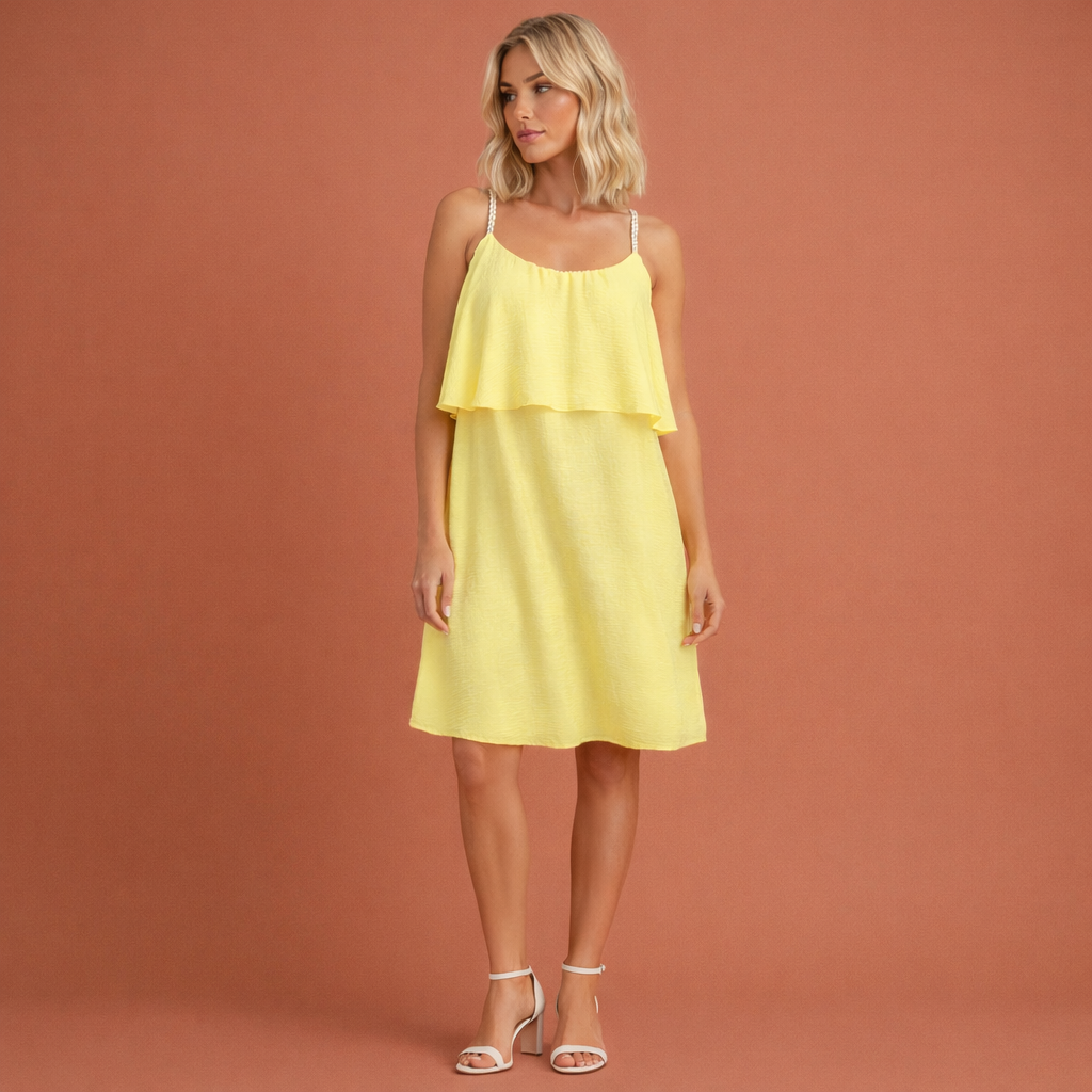 Gele zomer mini-jurk voor dames met comfortabele pasvorm, perfect voor warme dagen en casual gebruik.