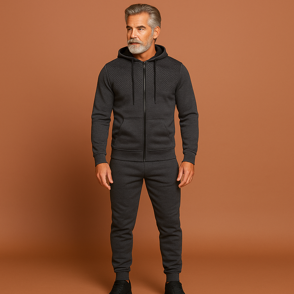 Heren trainingspak in grijs met slim fit design, zacht en comfortabel voor sportieve en casual outfits.