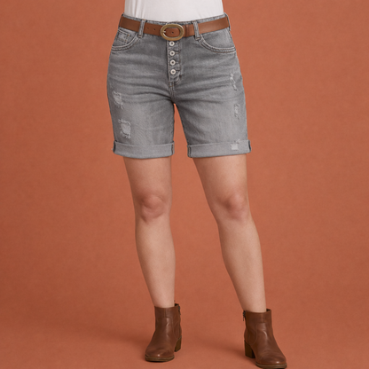 Dames shorts in grijs met minimalistisch design, zacht en comfortabel voor casual en stijlvolle outfits.