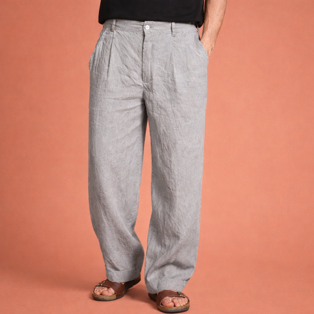 Dames broek in grijs met minimalistisch design, zacht en comfortabel voor casual en stijlvolle outfits.
