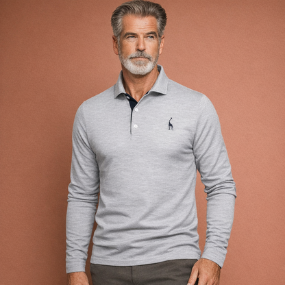 Heren polo in grijs met minimalistisch design, zacht en comfortabel voor casual en stijlvolle outfits.