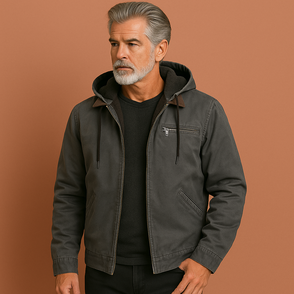 Grijze warme heren winterjas met fleecevoering en capuchon, ideaal voor koude dagen en winterse activiteiten.