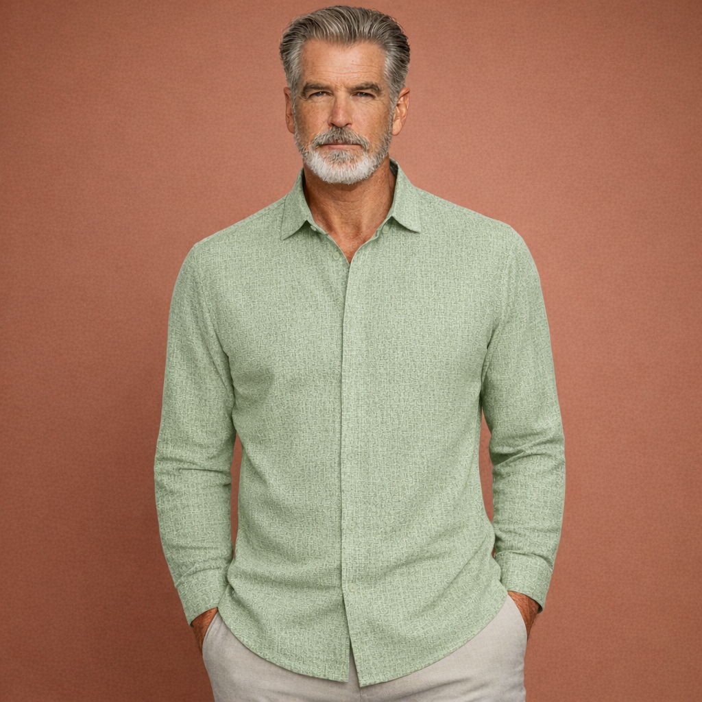 Heren linnen overhemd in groen met minimalistisch design, licht en comfortabel voor casual en stijlvolle outfits.