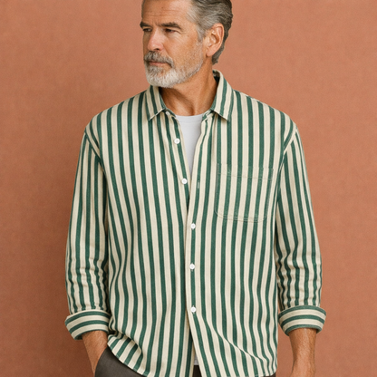 Heren overhemd in groen met minimalistisch design, zacht en comfortabel voor casual en stijlvolle outfits.