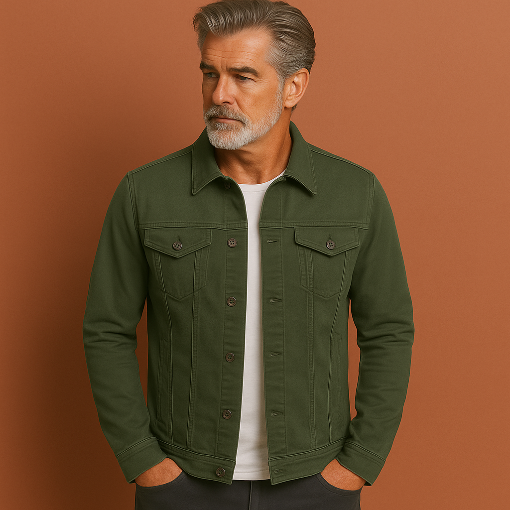 Heren spijkerjack in groen met klassieke kraag, comfortabel en stijlvol voor casual outfits in lente en herfst.
