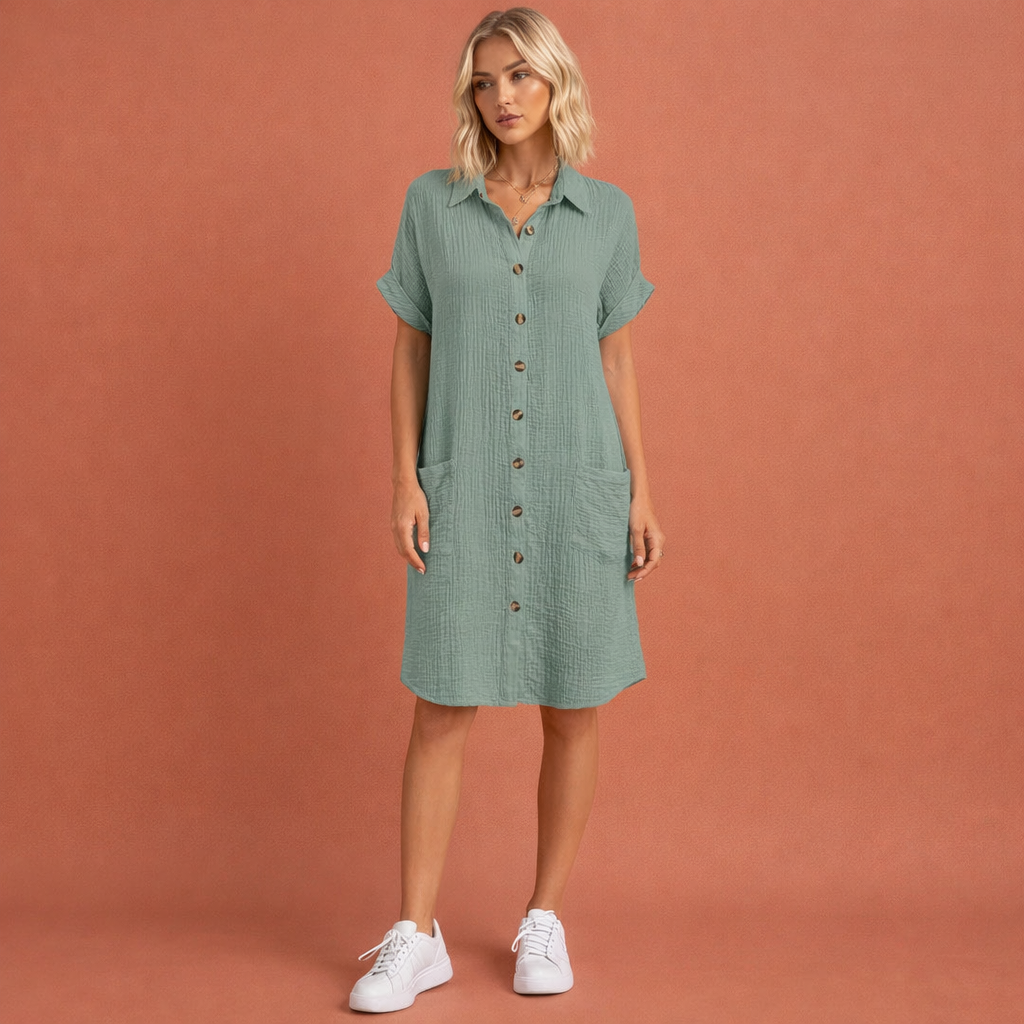 Groene casual hemdjurk voor dames met knoopsluiting en luchtige pasvorm, ideaal voor zomerse dagen.