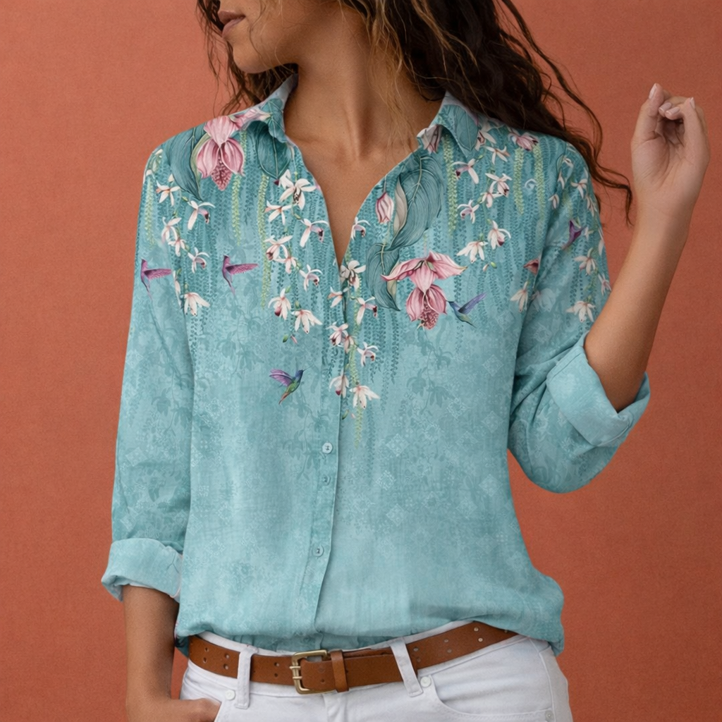 Dames blouse in groen met minimalistisch design, zacht en comfortabel voor casual en stijlvolle outfits.