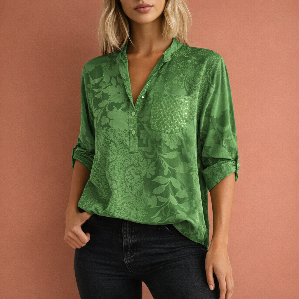 Dames blouse in groen met minimalistisch design, zacht en comfortabel voor casual en stijlvolle outfits.