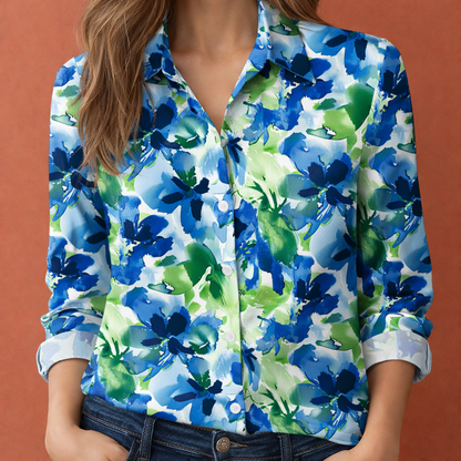 Dames blouse in groen met minimalistisch design, zacht en comfortabel voor casual en stijlvolle outfits.