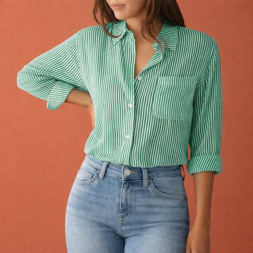 Dames blouse in groen met minimalistisch design, zacht en comfortabel voor casual en stijlvolle outfits.