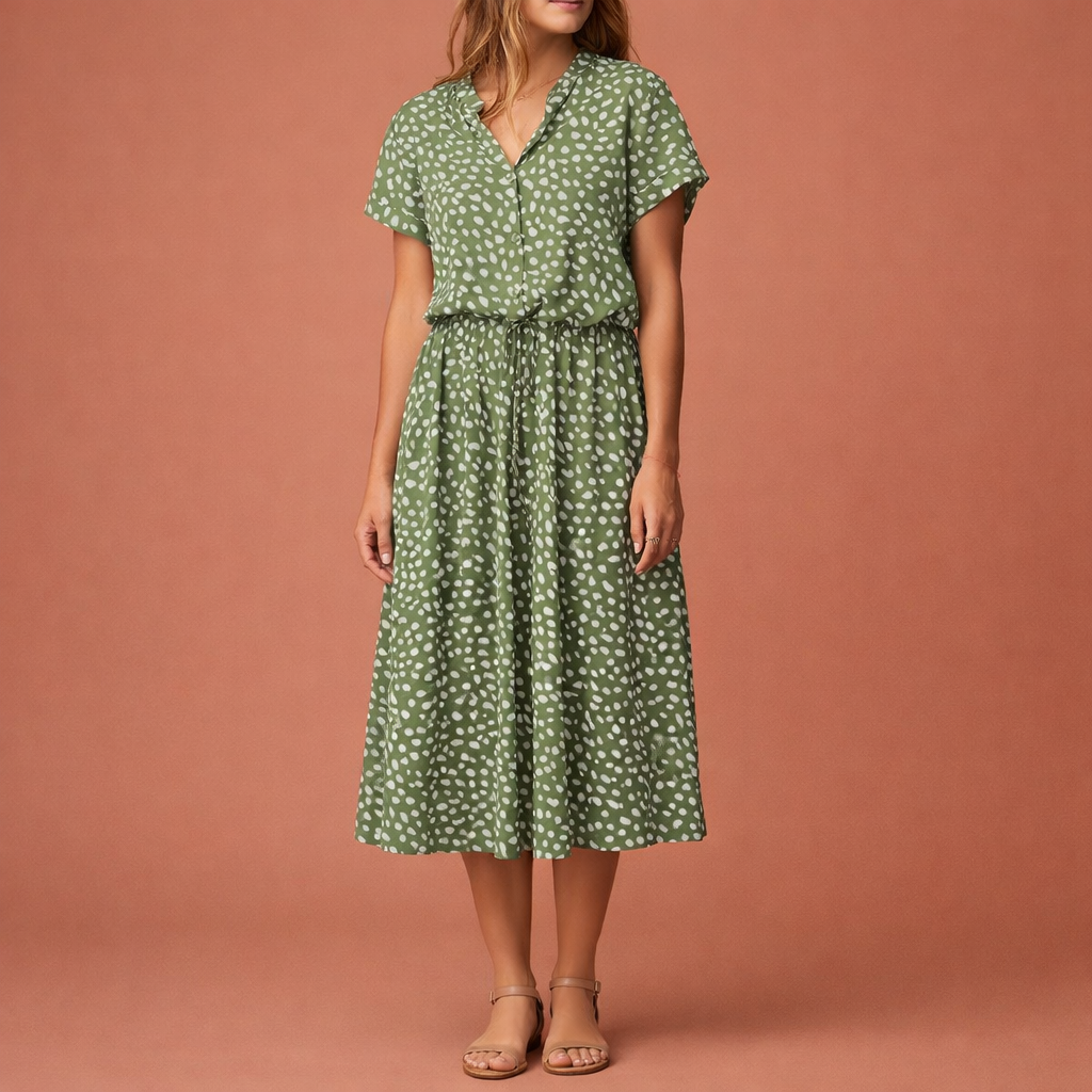 Dames midi jurk in groen met minimalistisch design, zacht en comfortabel voor casual en stijlvolle outfits.