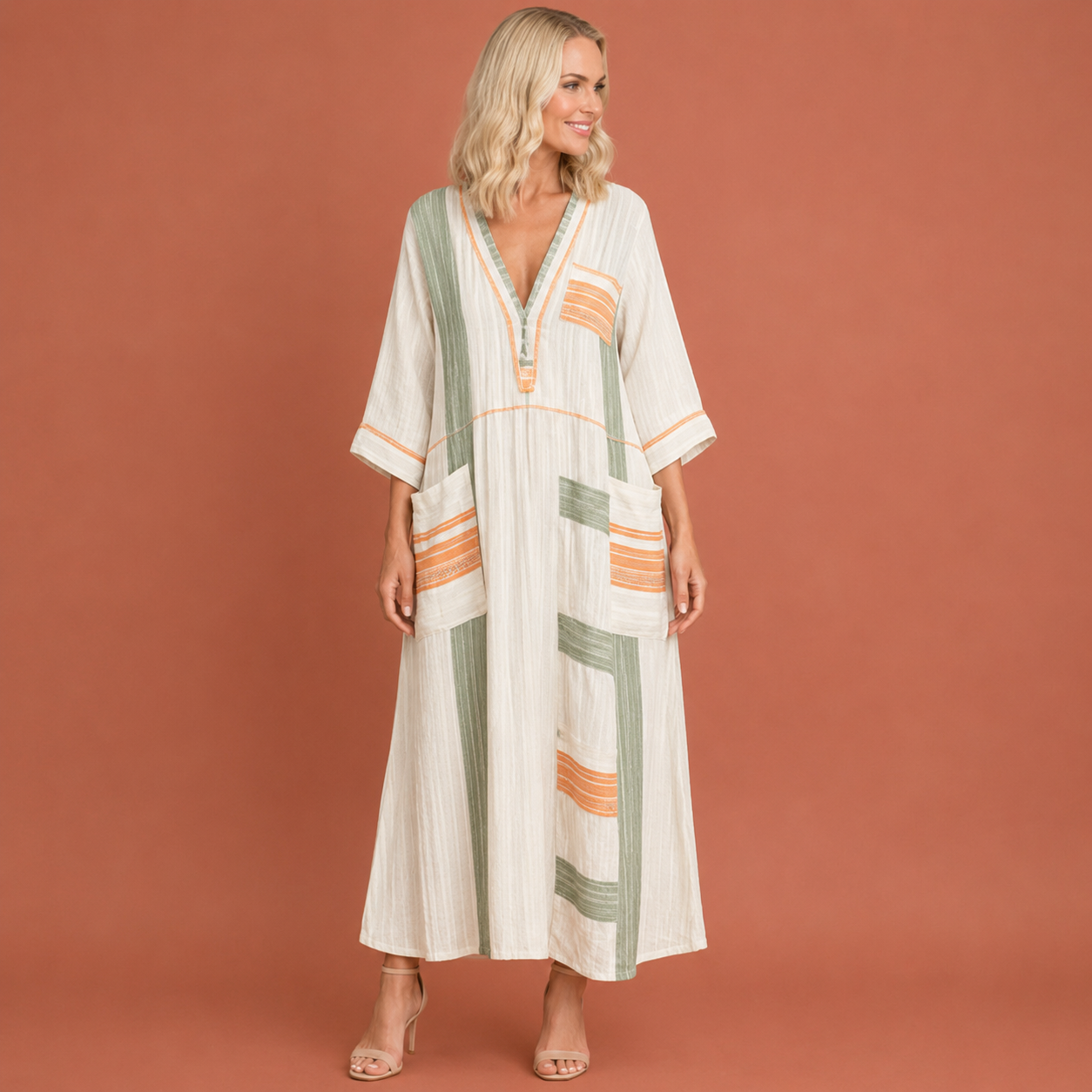 Dames strand maxi jurk in groen met minimalistisch design, zacht en comfortabel voor casual en stijlvolle outfits.