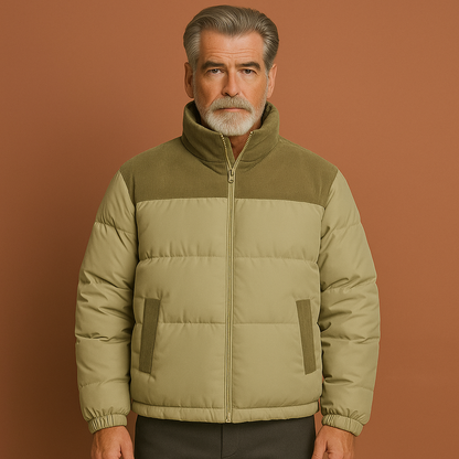 Groene heren pufferjas met moderne pasvorm en warme gewatteerde afwerking, ideaal voor koude dagen.