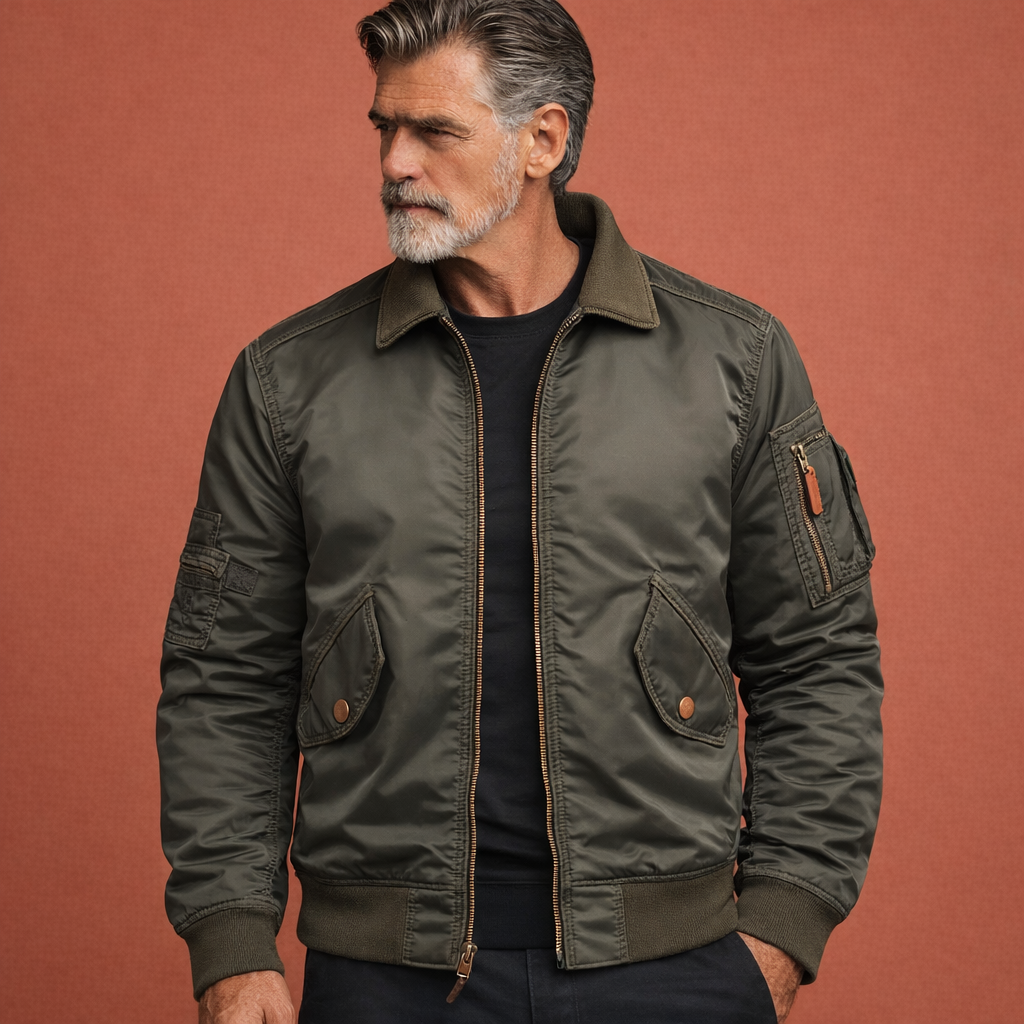 Groene heren bomberjas met overhemdkraag en klepzakken, geschikt voor dagelijks gebruik en casual herfst- en winteroutfits.