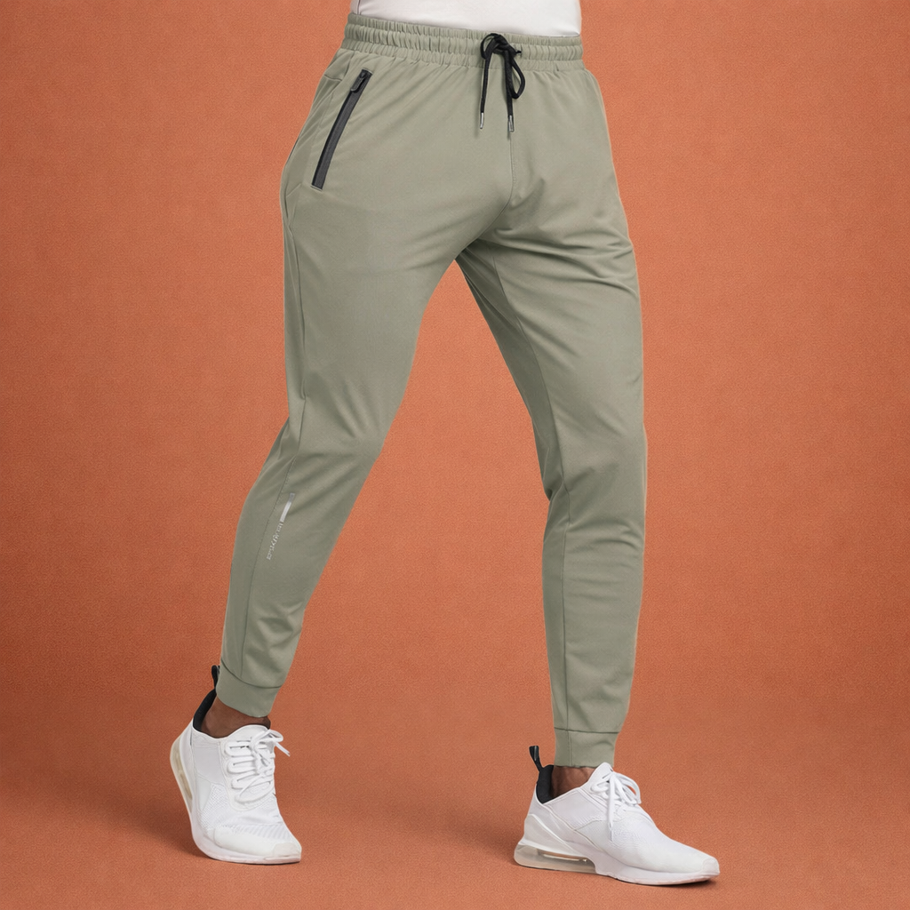 Dames sportbroek in groen met minimalistisch design, zacht en comfortabel voor casual en stijlvolle outfits.
