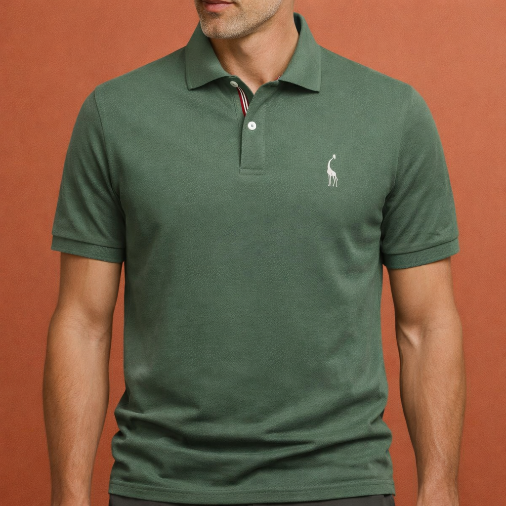 Herenpolo in groen met minimalistisch design, zacht en comfortabel voor casual en stijlvolle outfits.