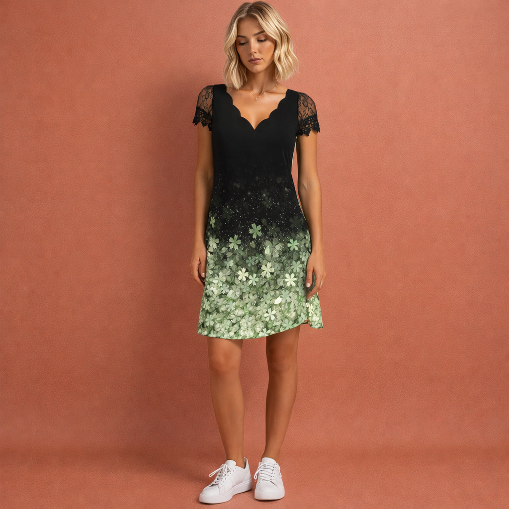 Dames mini-jurk in groen met minimalistisch design, zacht en comfortabel voor casual en stijlvolle outfits.