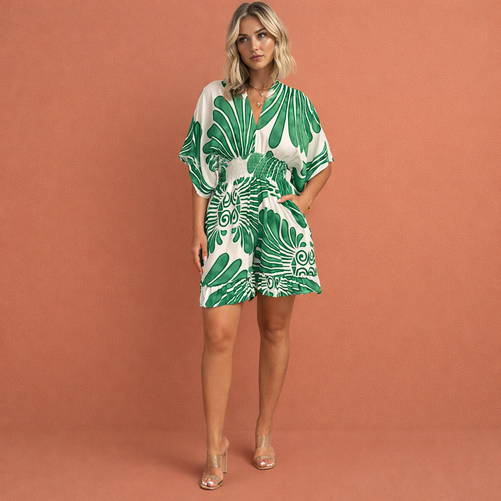 Luchtige zomer jumpsuit voor dames met een comfortabele pasvorm, perfect voor warme dagen en zomerse gelegenheden.