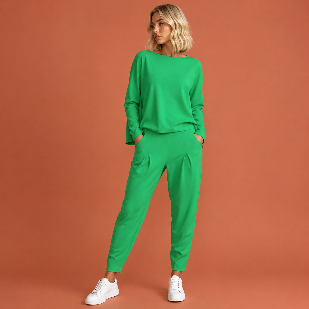 Dames sportieve set in groen met minimalistisch design, zacht en comfortabel voor casual en stijlvolle outfits