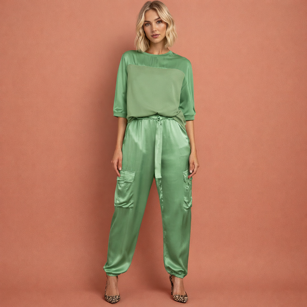 Groene verfijnde elegante set voor dames met een comfortabele pasvorm, ideaal voor chique gelegenheden en stijlvolle outfits.