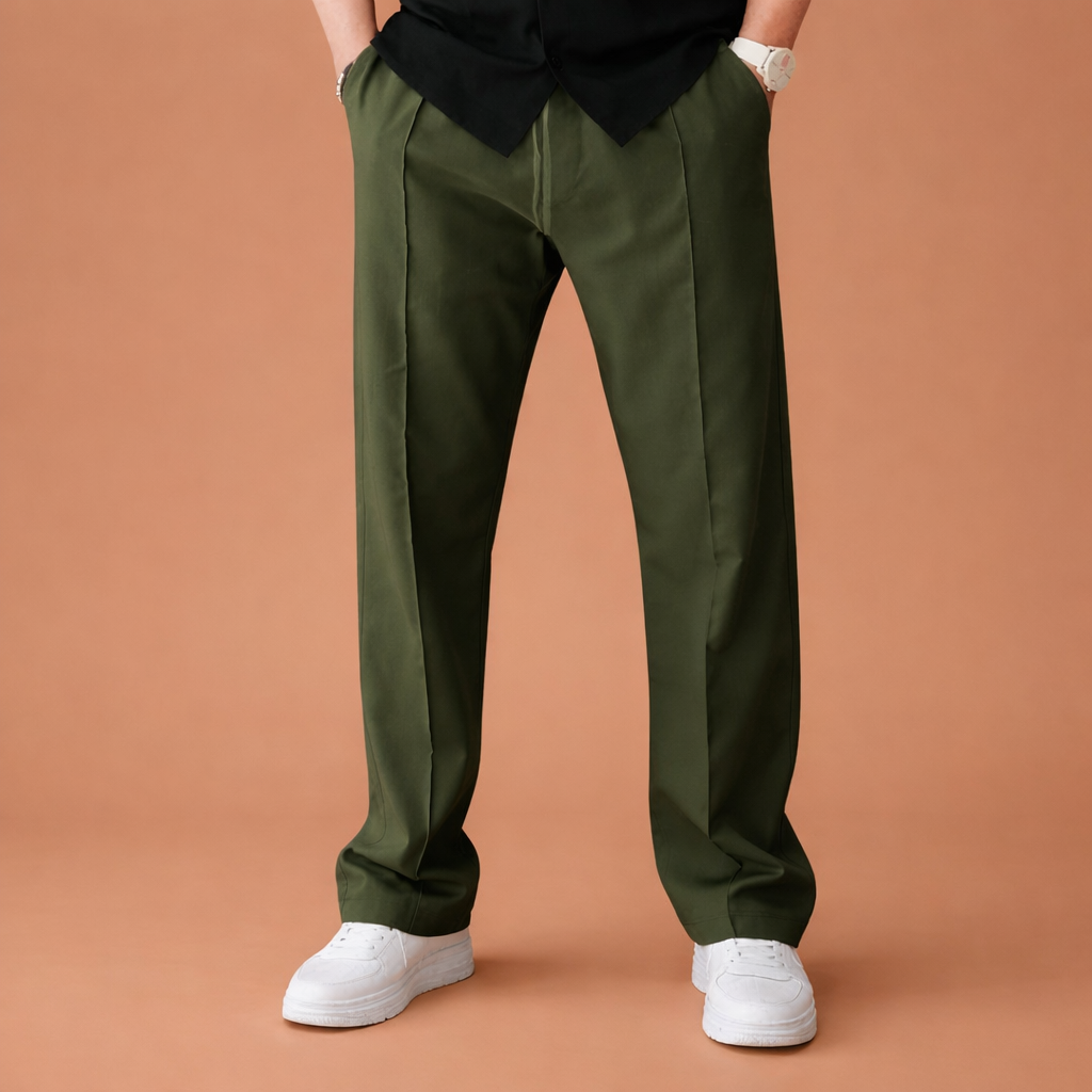 Heren wijde broek in groen met minimalistisch design, comfortabel en stijlvol voor casual en dagelijkse outfits.
