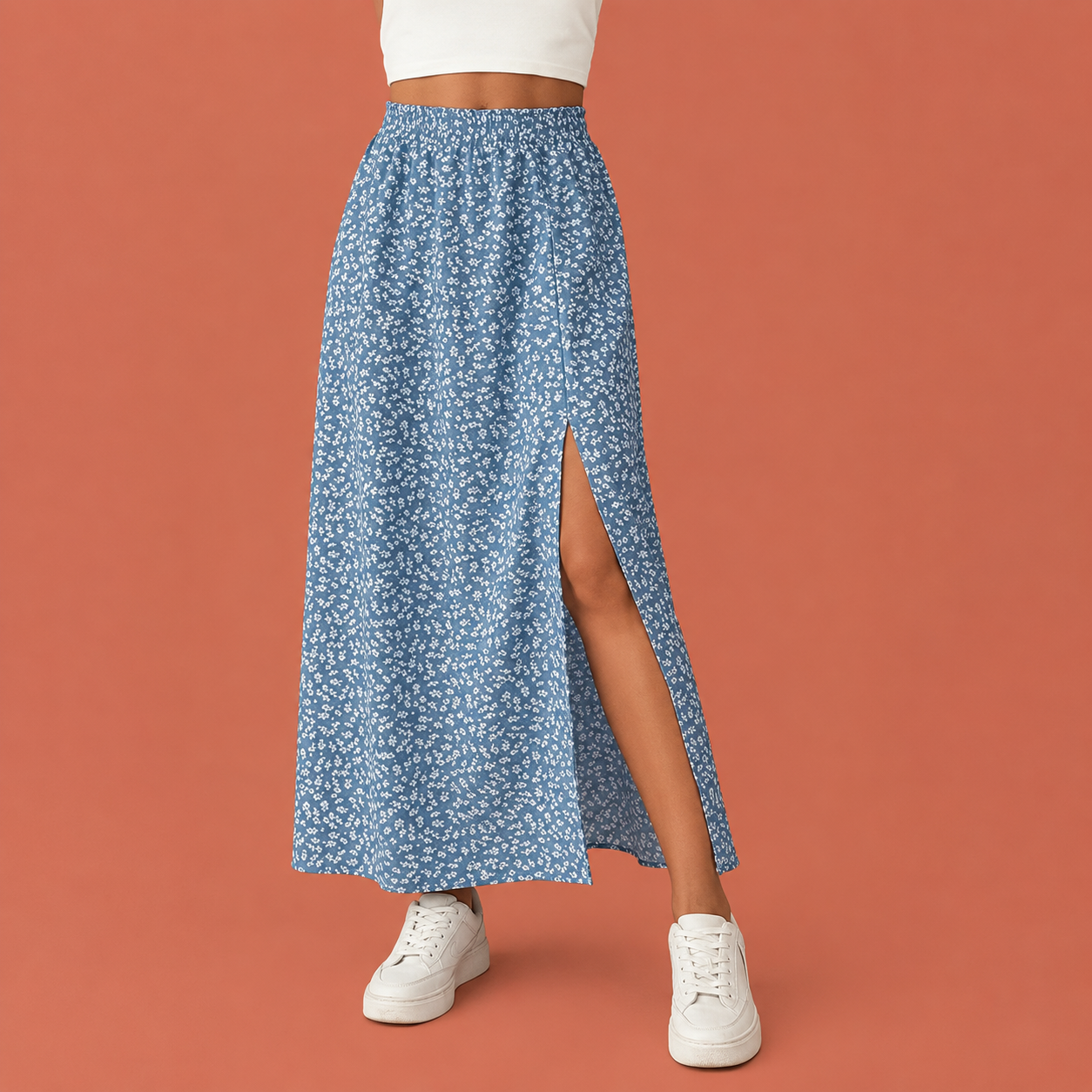 Dames maxi rok in hemelsblauw met minimalistisch design, zacht en comfortabel voor casual en stijlvolle outfits.