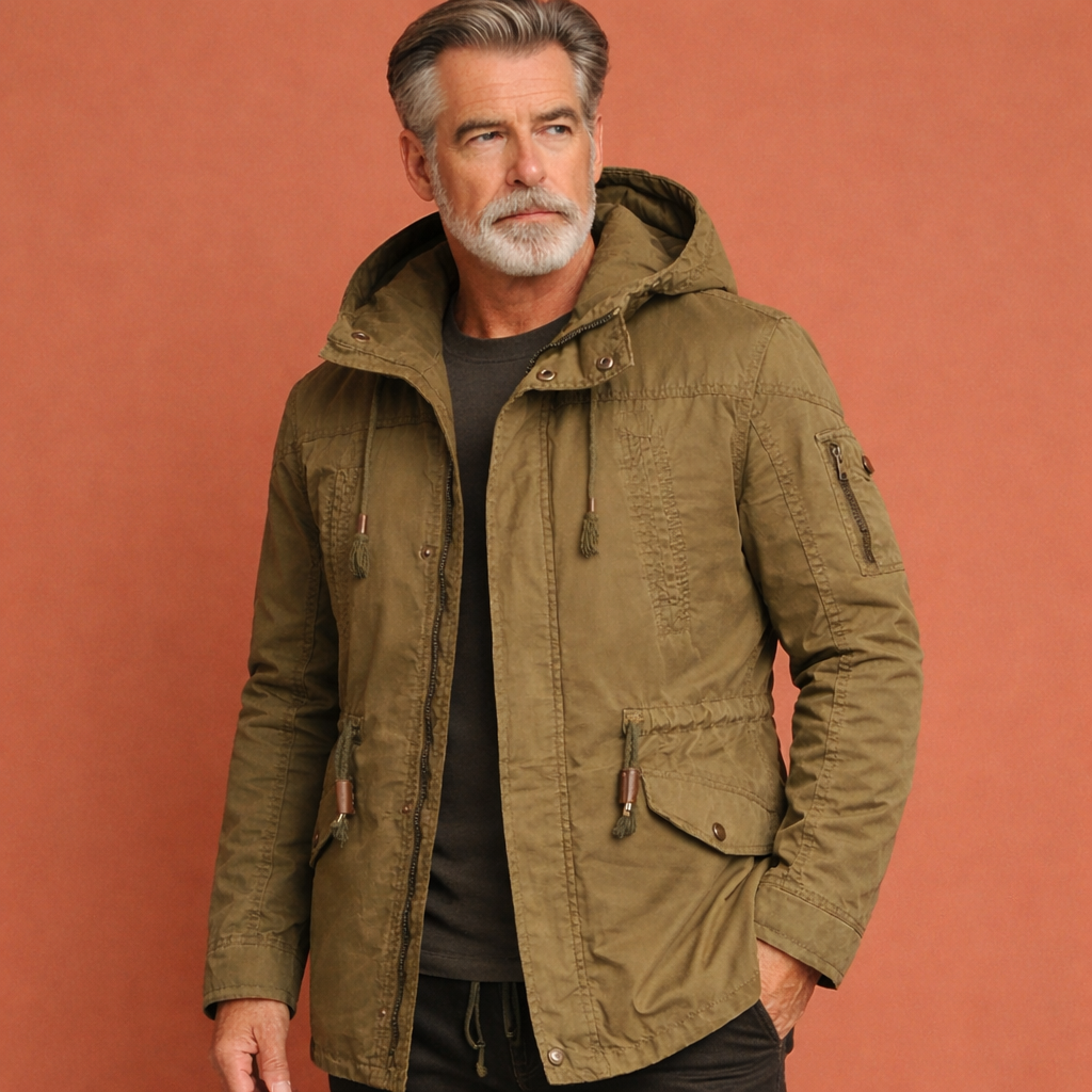 Kaki herenjas met capuchon en verstelbare taille, geschikt voor dagelijks gebruik en het tussenseizoen.