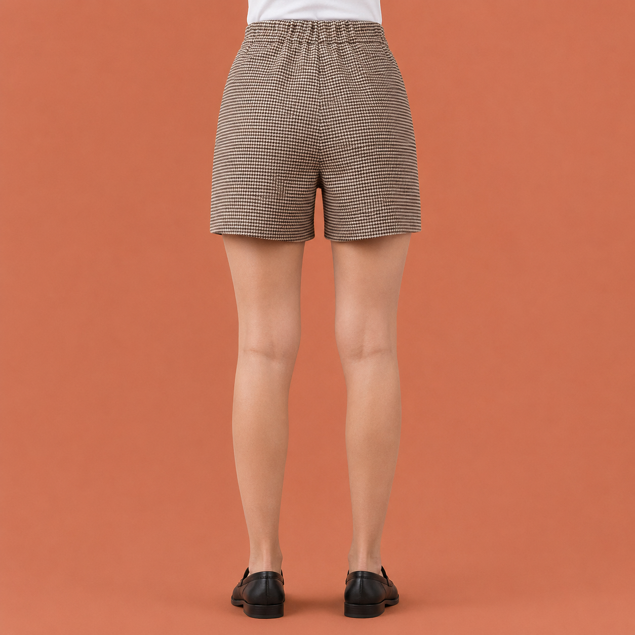 Dames shorts in kameel met minimalistisch design, zacht en comfortabel voor casual en stijlvolle outfits.