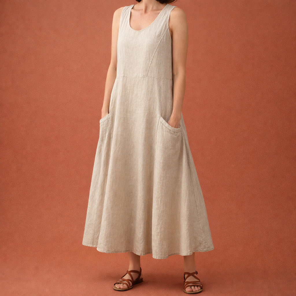 Dames maxi zomerjurk in khaki met minimalistisch design, zacht en comfortabel voor casual en stijlvolle outfits.