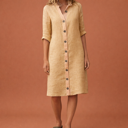 Dames midi-jurk in khaki met minimalistisch design, zacht en comfortabel voor casual en stijlvolle outfits.