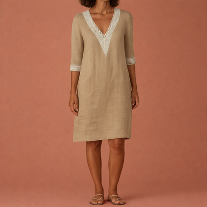 Dames midi jurk in khaki met minimalistisch design, zacht en comfortabel voor casual en stijlvolle outfits.