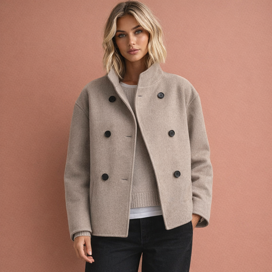 Khaki damesjas met opstaande kraag en comfortabele pasvorm, geschikt voor dagelijks gebruik en casual outfits.