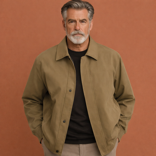 Khaki formele heren jas met revers en comfortabele pasvorm, geschikt voor zakelijke en formele gelegenheden.