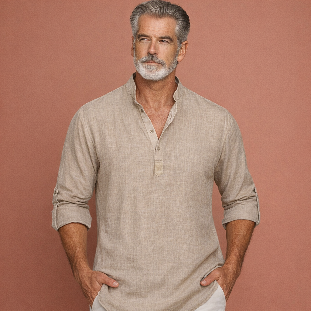 Heren linnen Henley shirt in khaki met minimalistisch design, zacht en comfortabel voor casual en stijlvolle outfits.