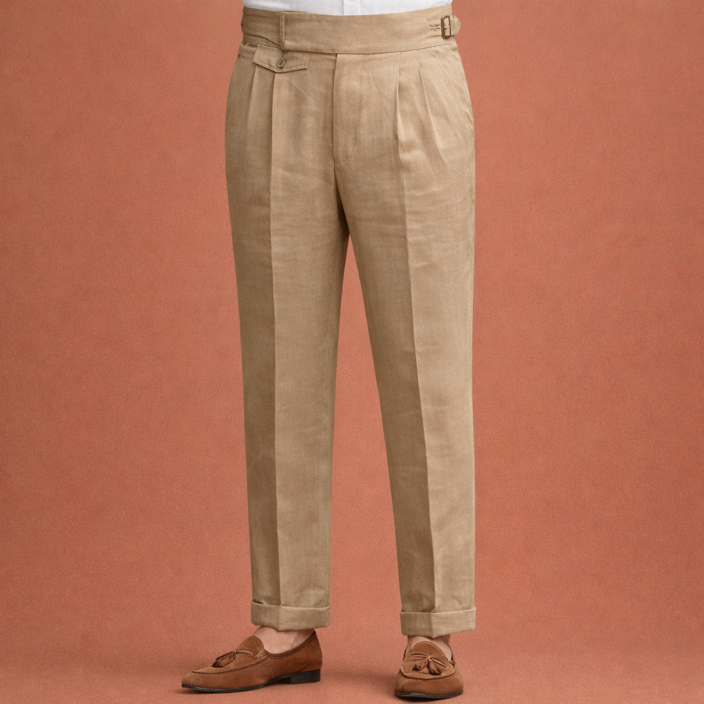 Heren pantalon in khaki met minimalistisch design, zacht en comfortabel voor casual en stijlvolle outfits.