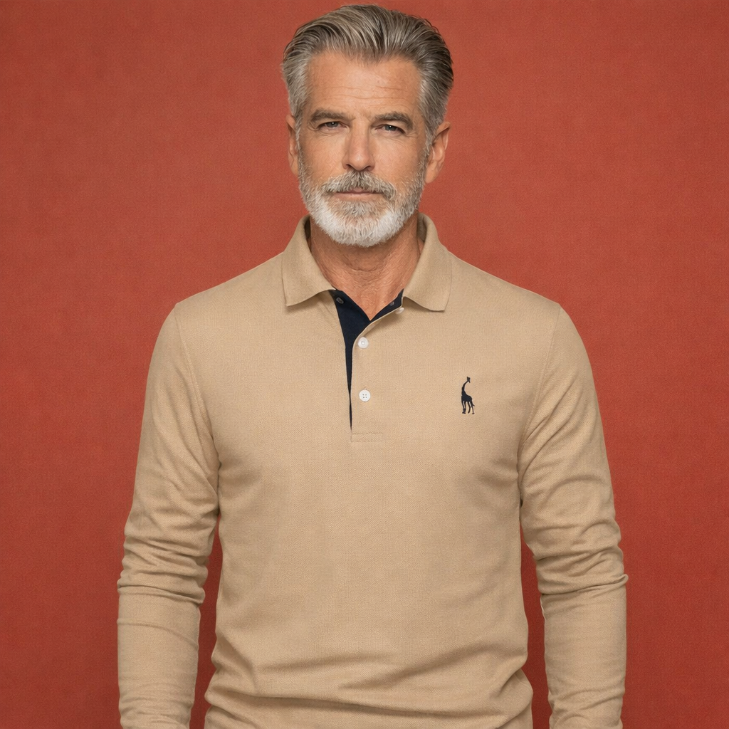 Heren polo in khaki met minimalistisch design, zacht en comfortabel voor casual en stijlvolle outfits.