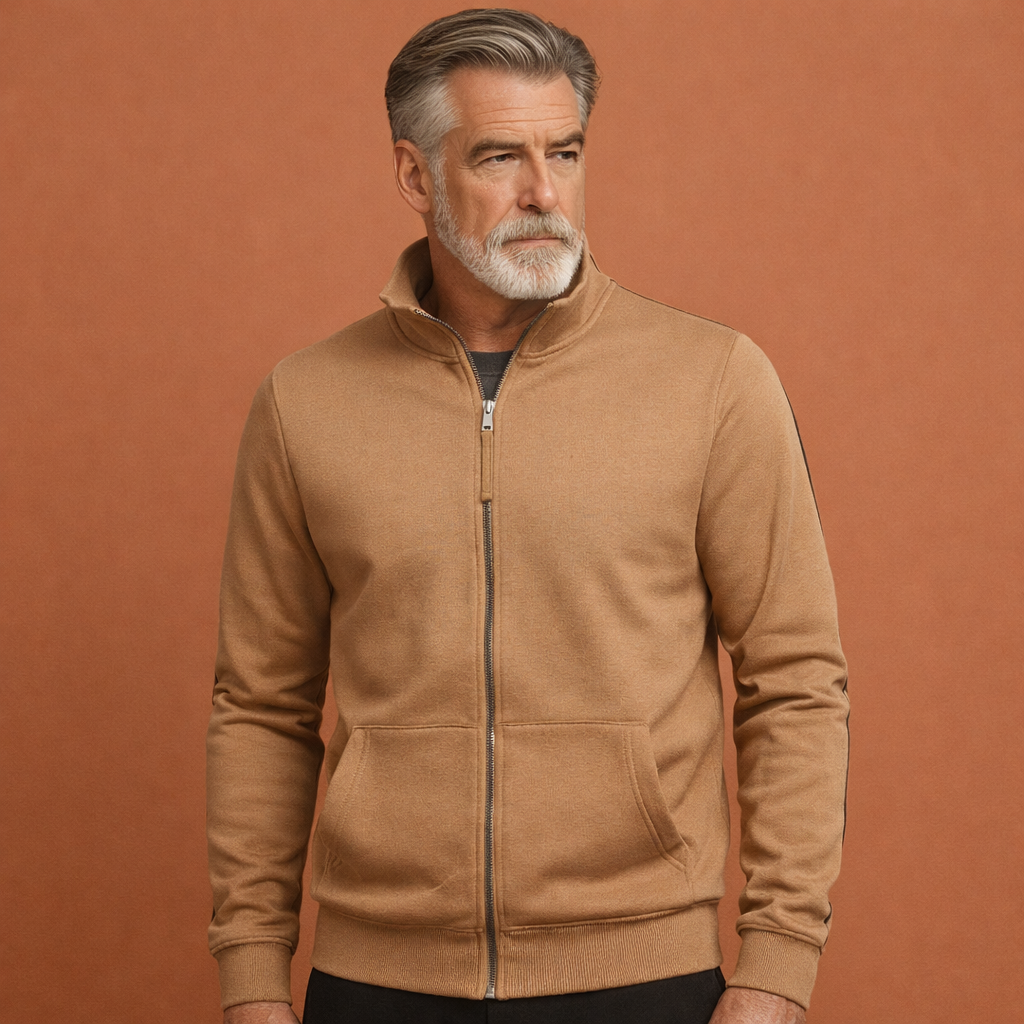 Khaki warme heren trui met zakken en comfortabele pasvorm, geschikt voor dagelijks gebruik tijdens koude dagen.