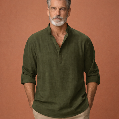 Heren linnen overhemd in legergroen met klassiek design, ademend en comfortabel voor casual en stijlvolle outfits.