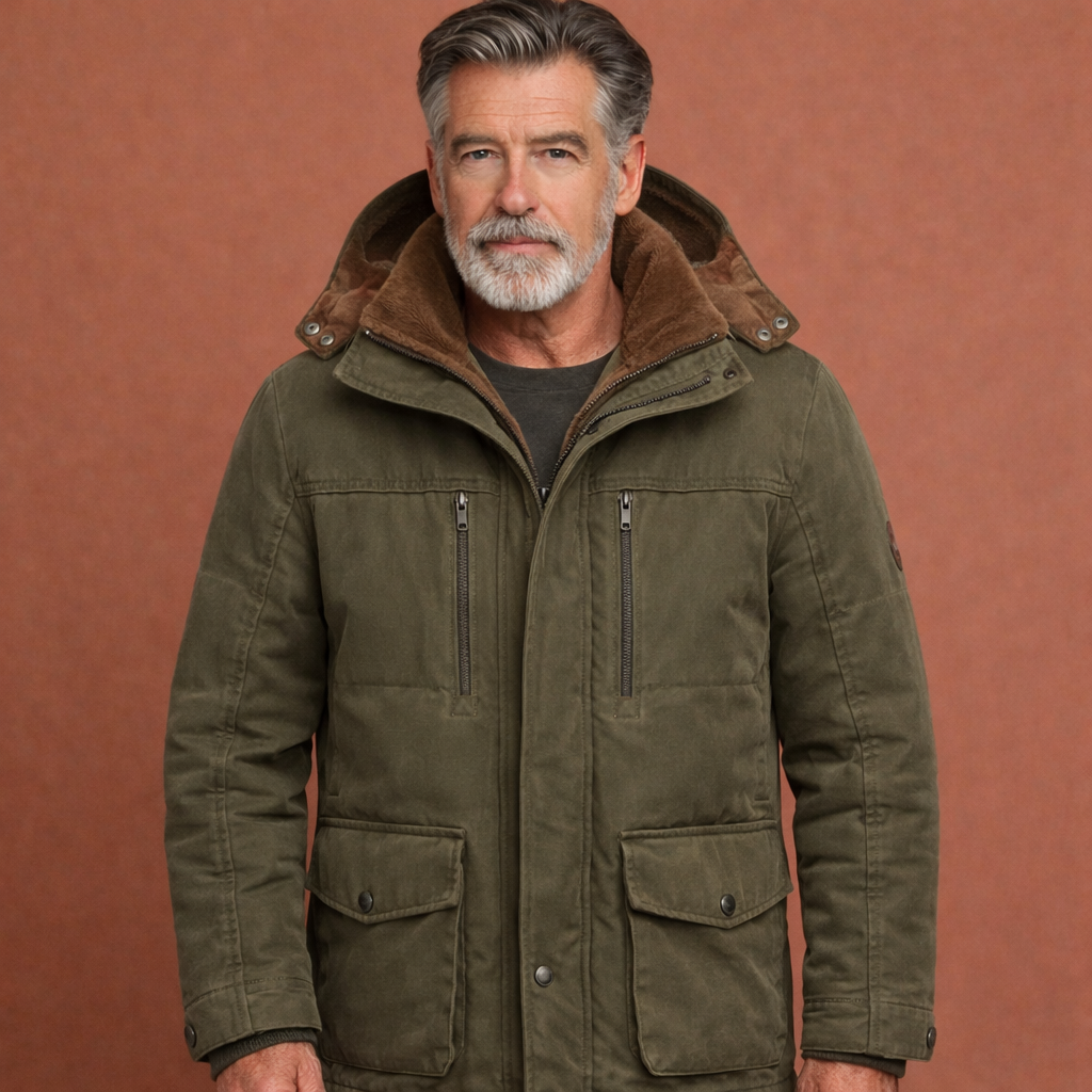 Legergroene herenjas met capuchon en ritssluiting, geschikt voor dagelijks gebruik en outdoor activiteiten.1
