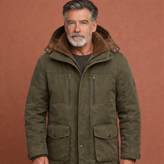 Legergroene herenjas met capuchon en ritssluiting, geschikt voor dagelijks gebruik en outdoor activiteiten.1