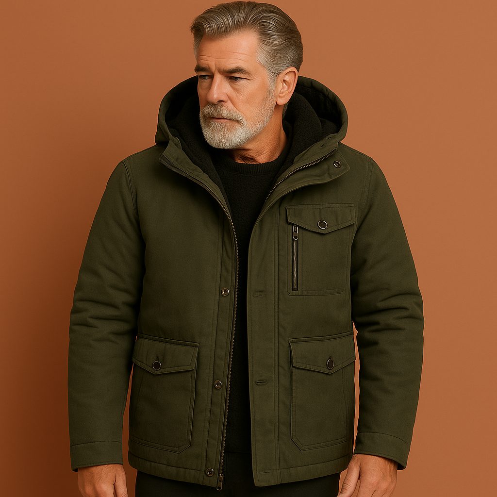 Warme winterjas met bontvoering voor heren in legergroen, ideaal voor koude dagen en outdoorgebruik.