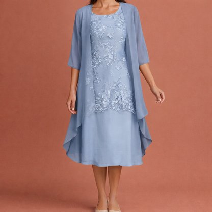 Dames maxi jurk in lichtblauw met minimalistisch design, zacht en comfortabel voor casual en stijlvolle outfits.