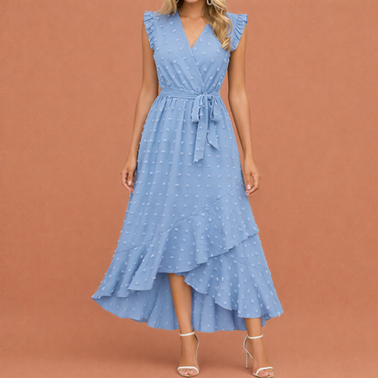 Dames maxi jurk in lichtblauw met minimalistisch design, zacht en comfortabel voor casual en stijlvolle outfits.