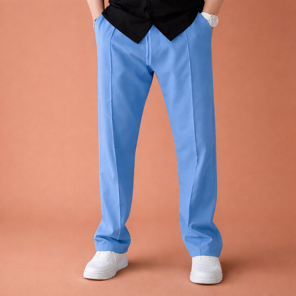 Heren wijde broek in lichtblauw met minimalistisch design, comfortabel en stijlvol voor casual en dagelijkse outfits.