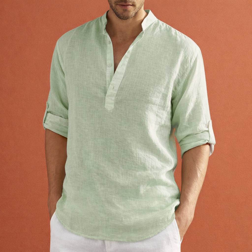 Heren zomeroverhemd in lichtgroen met minimalistisch design, zacht en comfortabel voor casual en stijlvolle outfits.