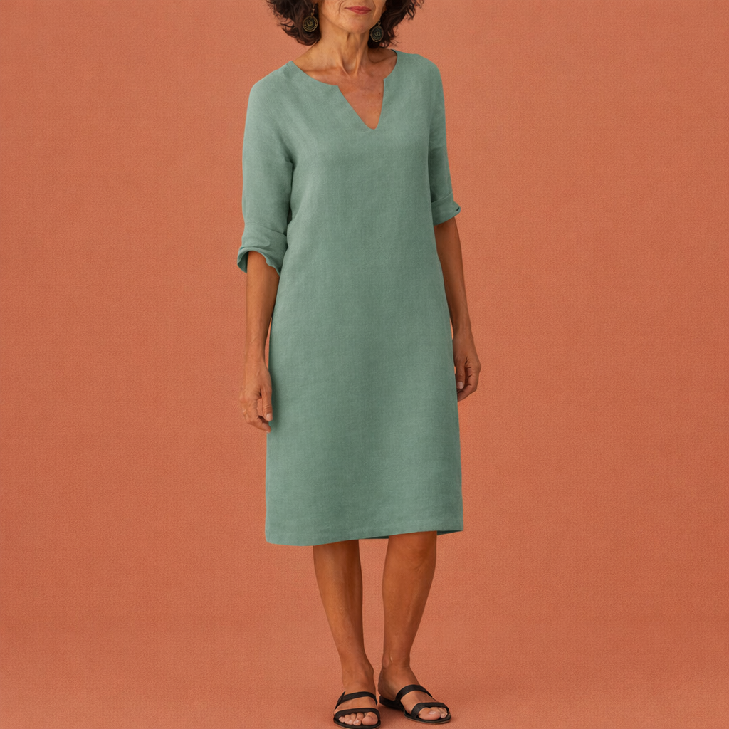 Dames midi zomerjurk in lichtgroen met minimalistisch design, zacht en comfortabel voor casual en stijlvolle outfits.