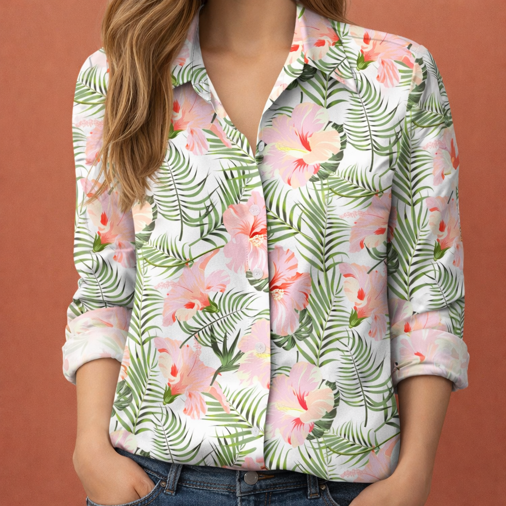 Dames blouse in lichtroze met minimalistisch design, zacht en comfortabel voor casual en stijlvolle outfits.