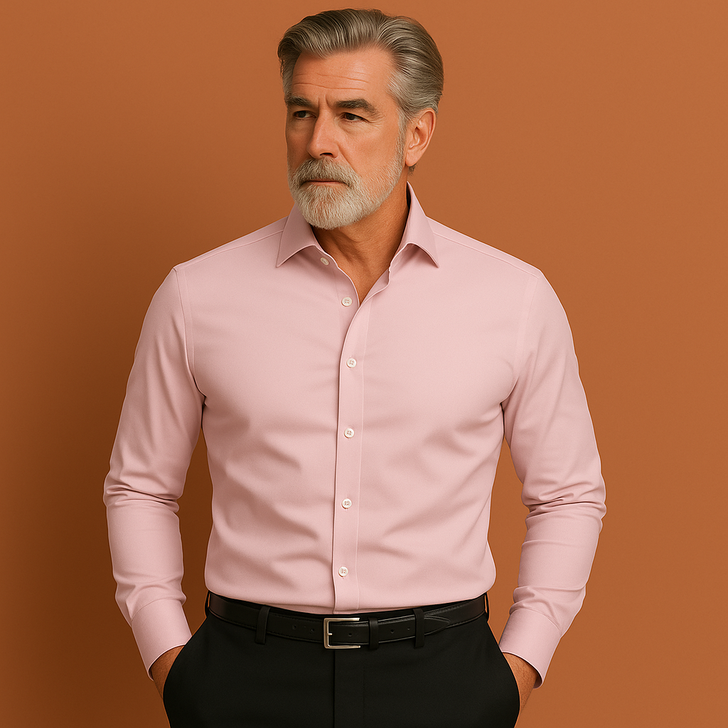 Lichtroze slim fit heren overhemd met knoopsluiting, geschikt voor zakelijke en casual outfits.