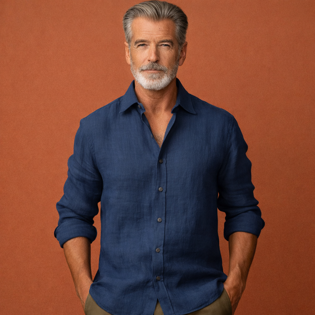 Heren linnen overhemd in marineblauw met minimalistisch design, zacht en comfortabel voor casual en stijlvolle outfits.